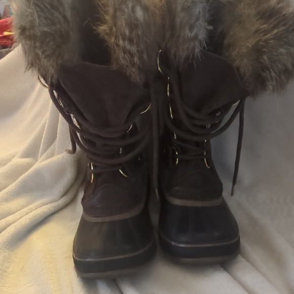 Sorel Joan Of Arctic Winter Boots with Faux Fur - Picture 11 of 12